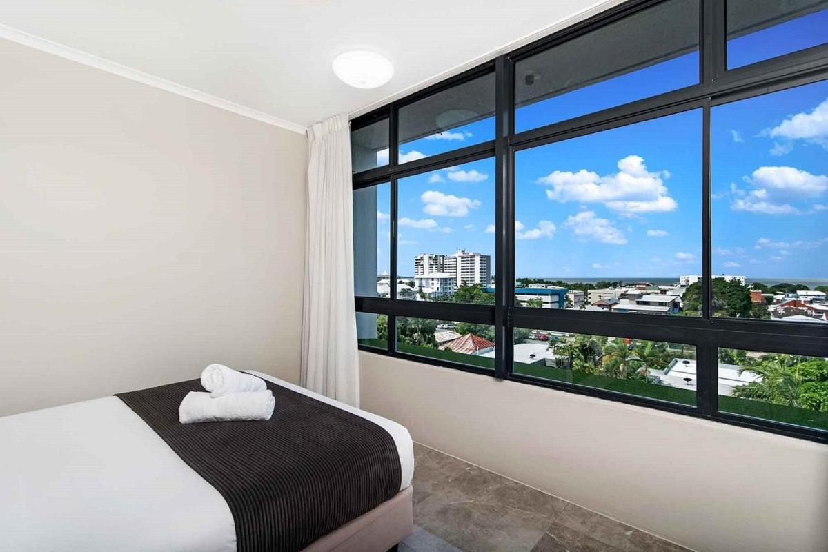 Sunshine Tower Hotel Cairns Esterno foto
