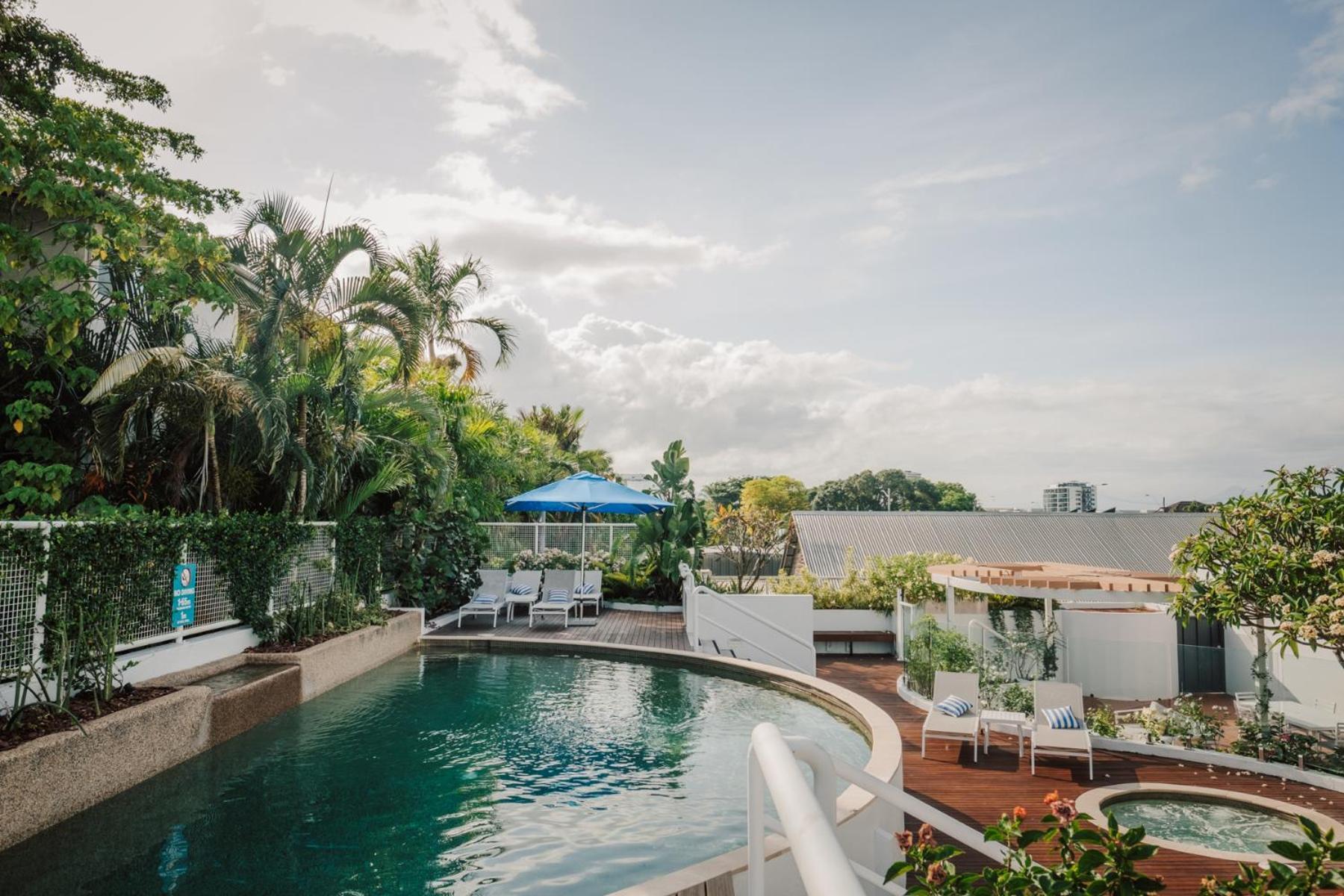 Sunshine Tower Hotel Cairns Esterno foto