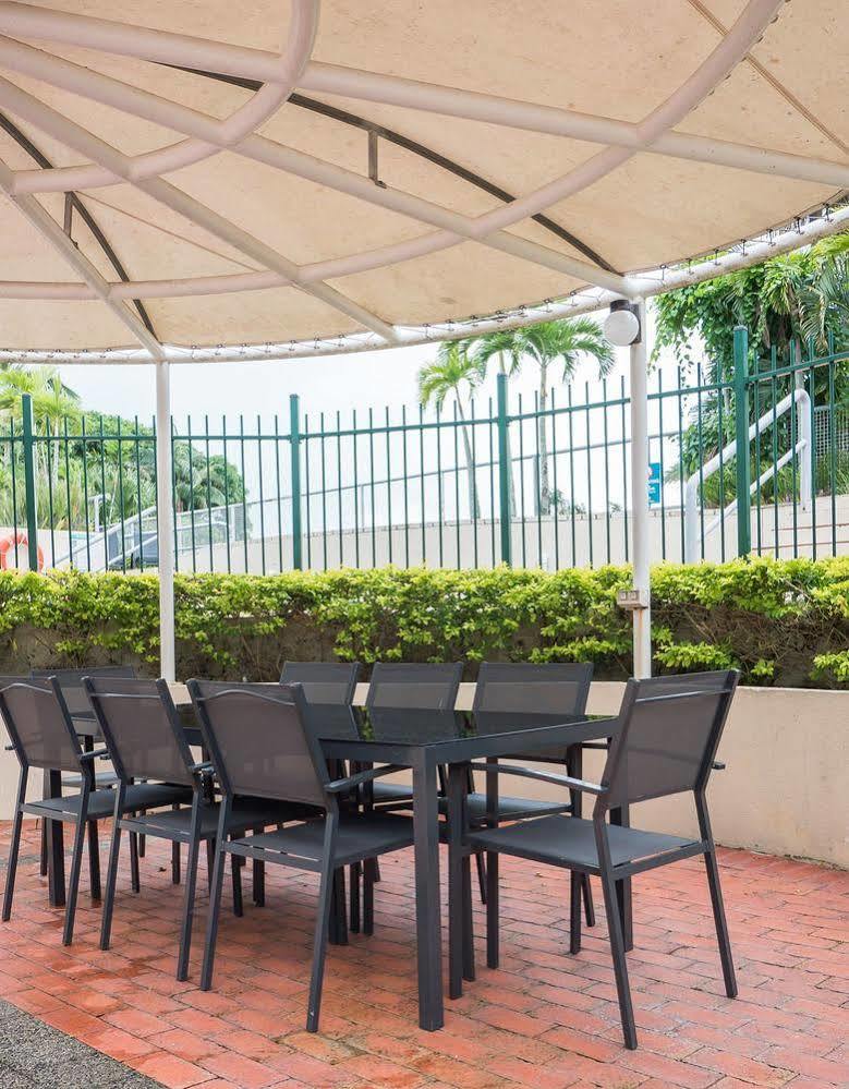 Sunshine Tower Hotel Cairns Esterno foto
