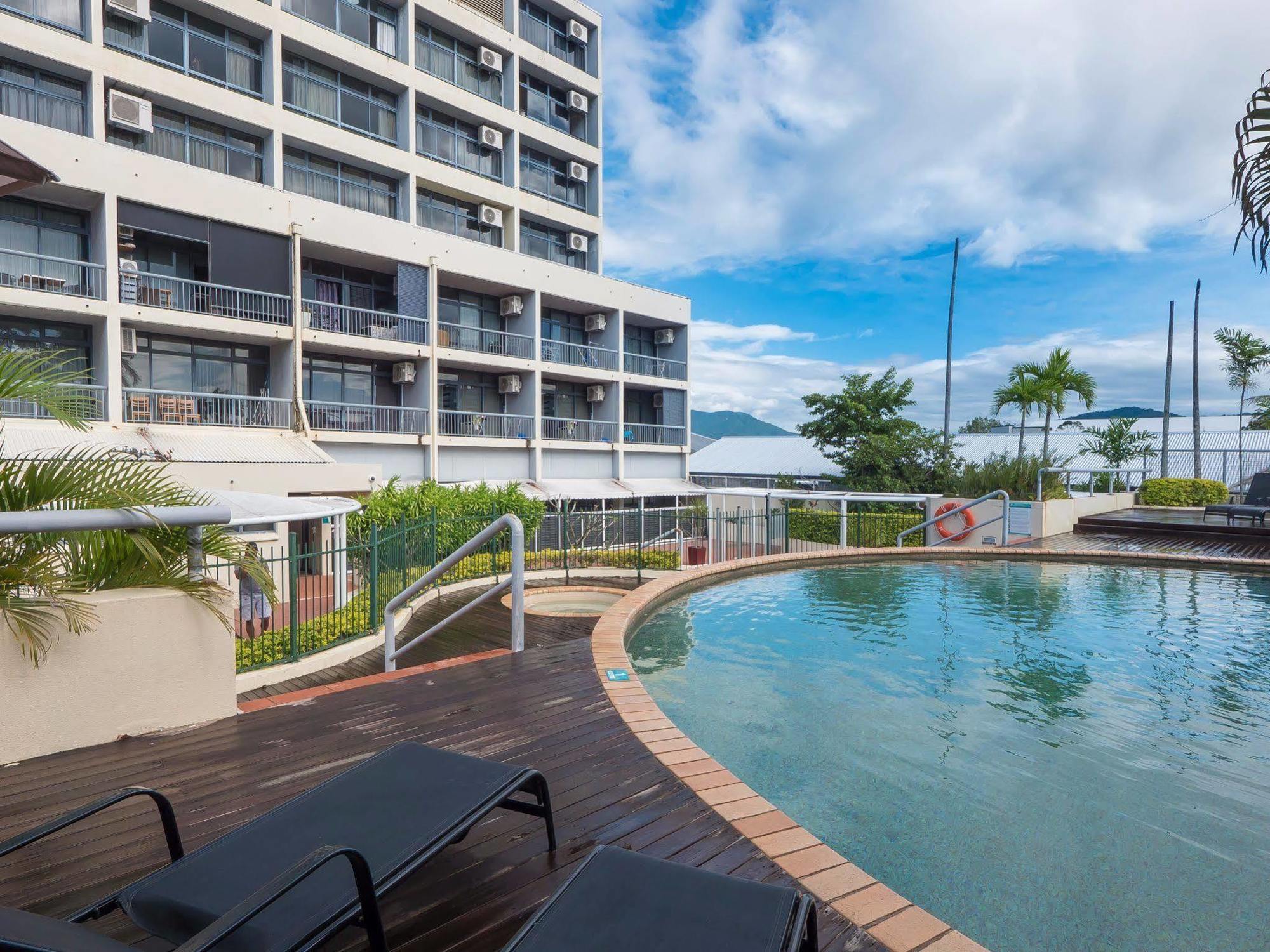 Sunshine Tower Hotel Cairns Esterno foto