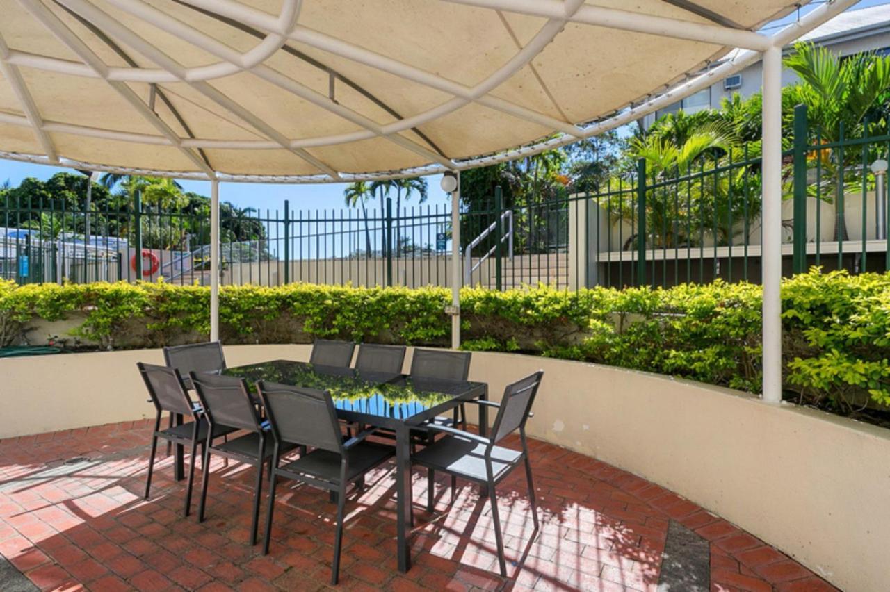 Sunshine Tower Hotel Cairns Esterno foto