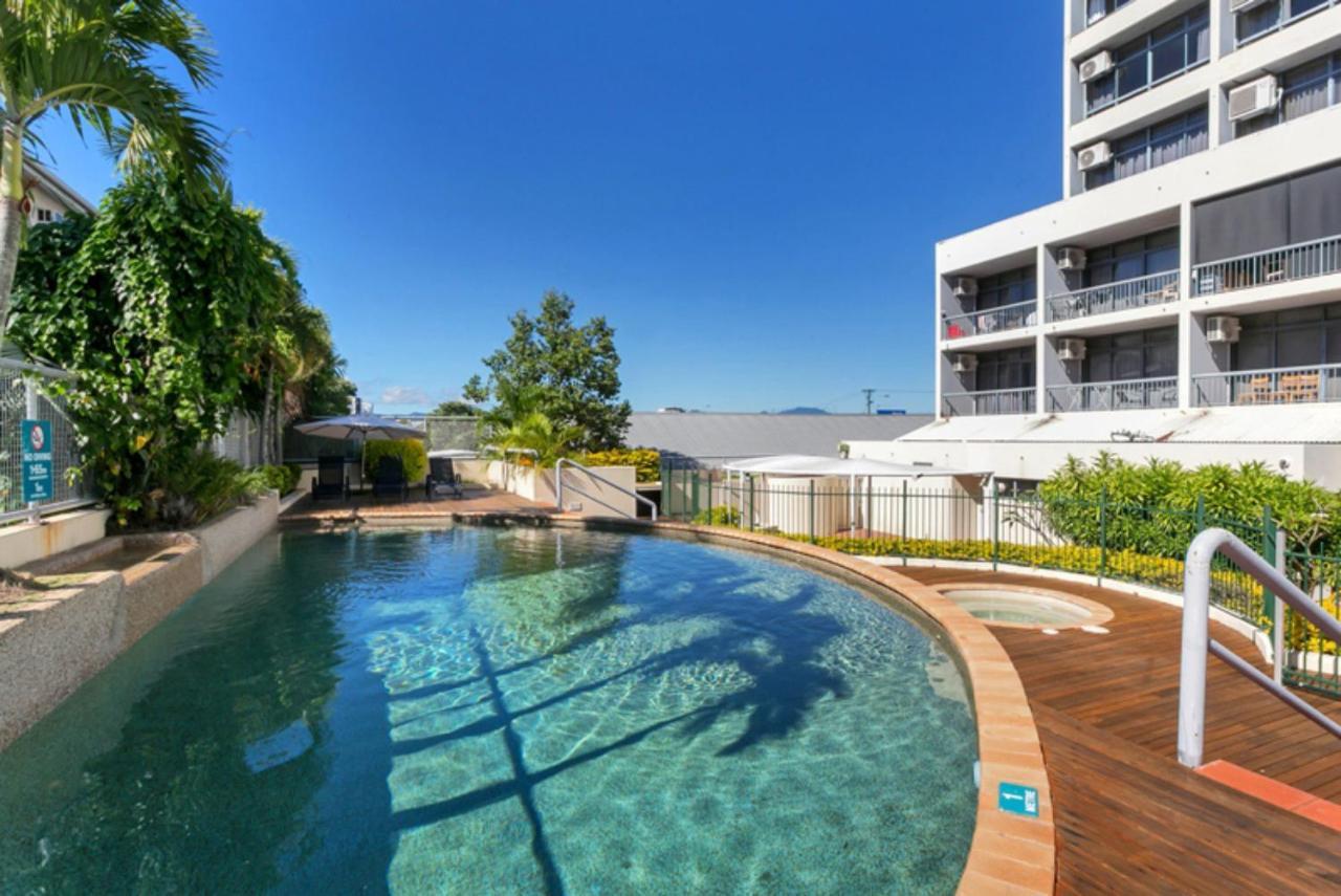 Sunshine Tower Hotel Cairns Esterno foto